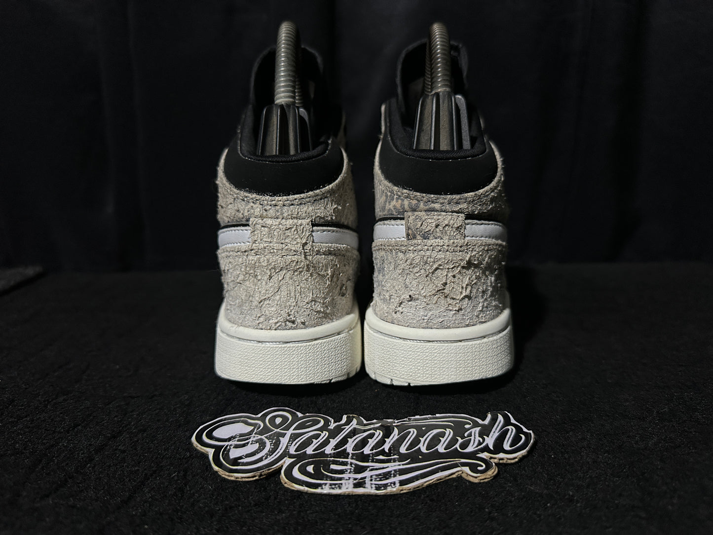 Nike Air "JORDAN 1" (RETRO) "LEOPARD" (BLACK PALE IVORY DESERT ORE) Mid