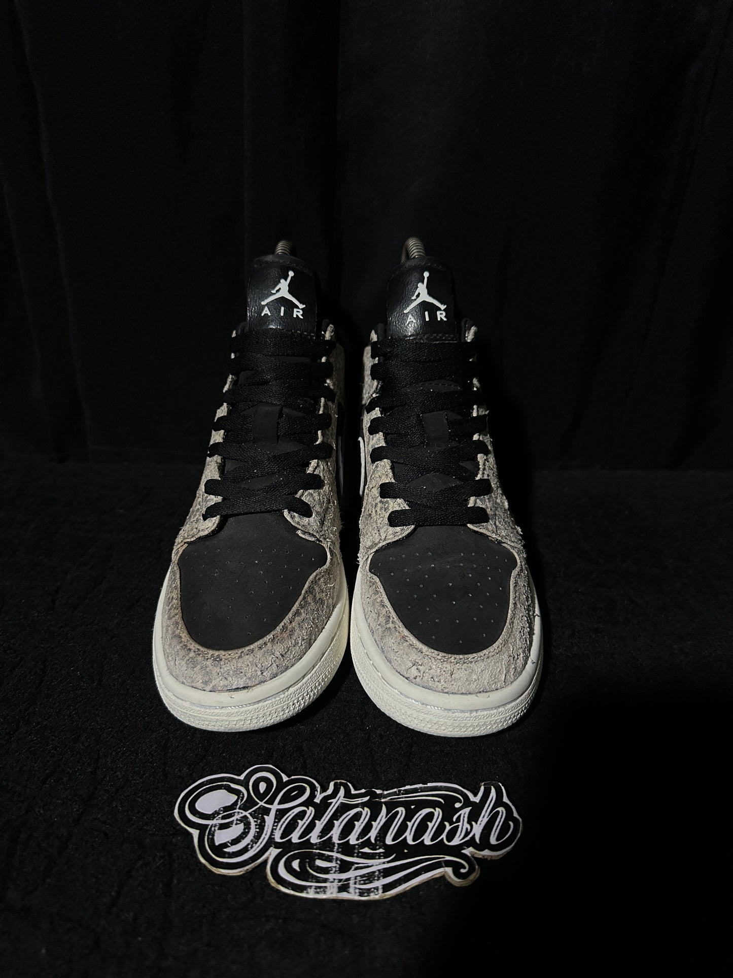 Nike Air "JORDAN 1" (RETRO) "LEOPARD" (BLACK PALE IVORY DESERT ORE) Mid