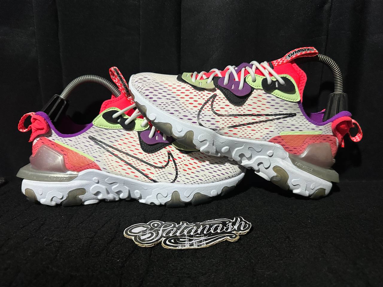 Nike Air "REACT VISION" (BARELY VOLT LASER CRIMSON) Low