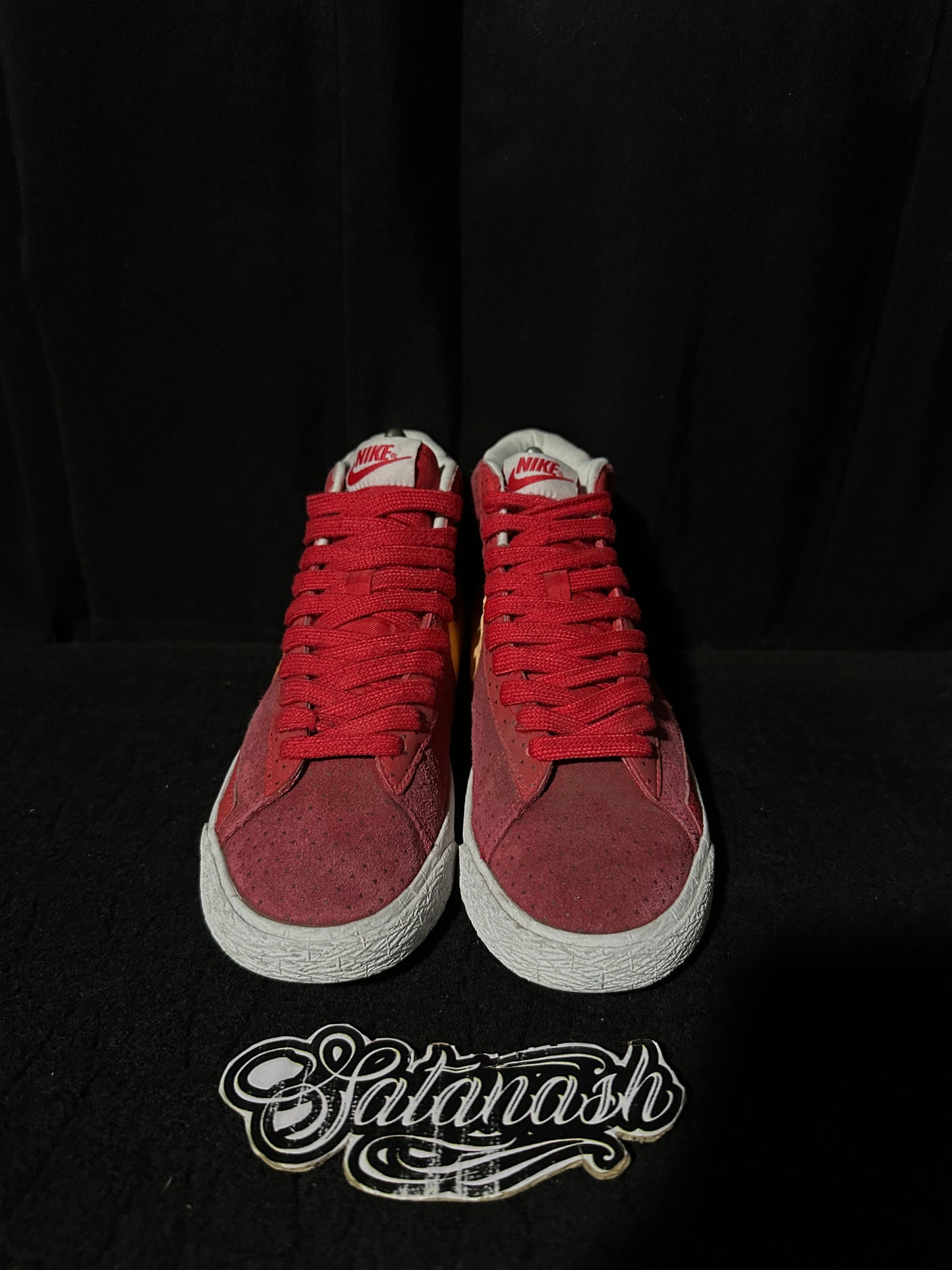 Nike Classic "BLAZER" (PRINT) "HYPER RED MELON WHITE" Mid
