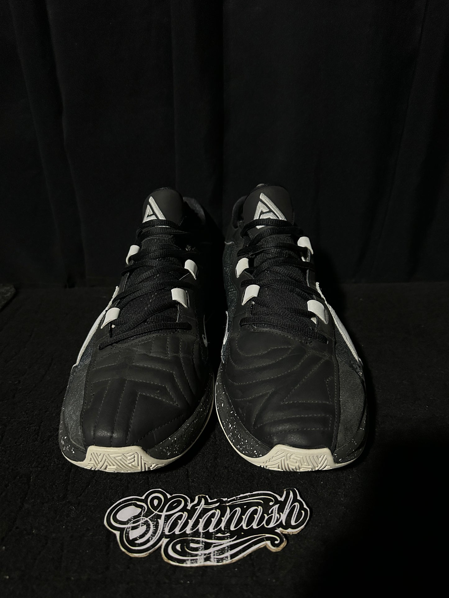 Nike Air "ZOOM" (FREAK V) "WORKING MAN" (GIANNIS ANTETOKOUNMPO) BasketBall Low