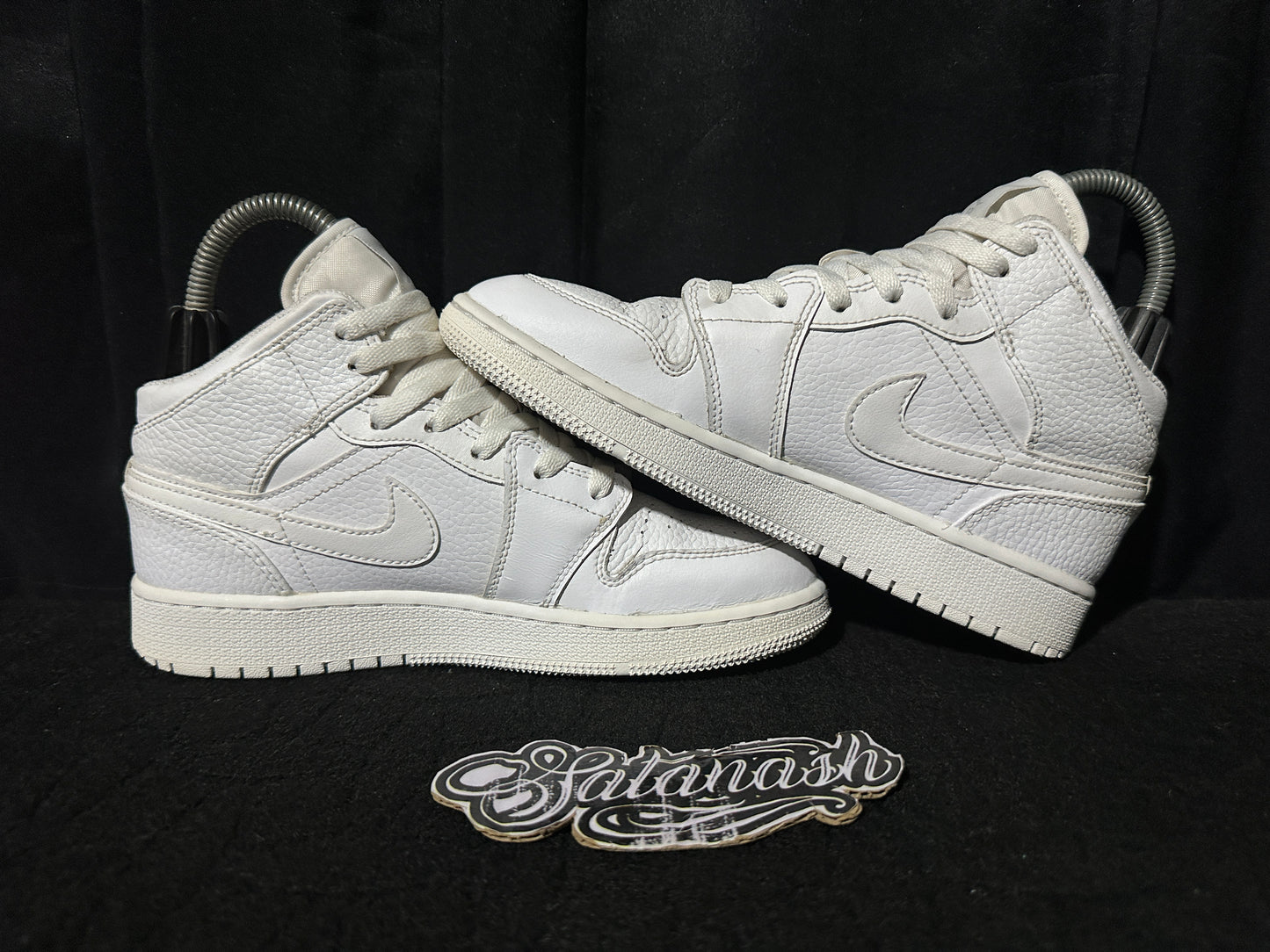 Nike Air "JORDAN 1" (WHITE PURE PLATINUM) Mid