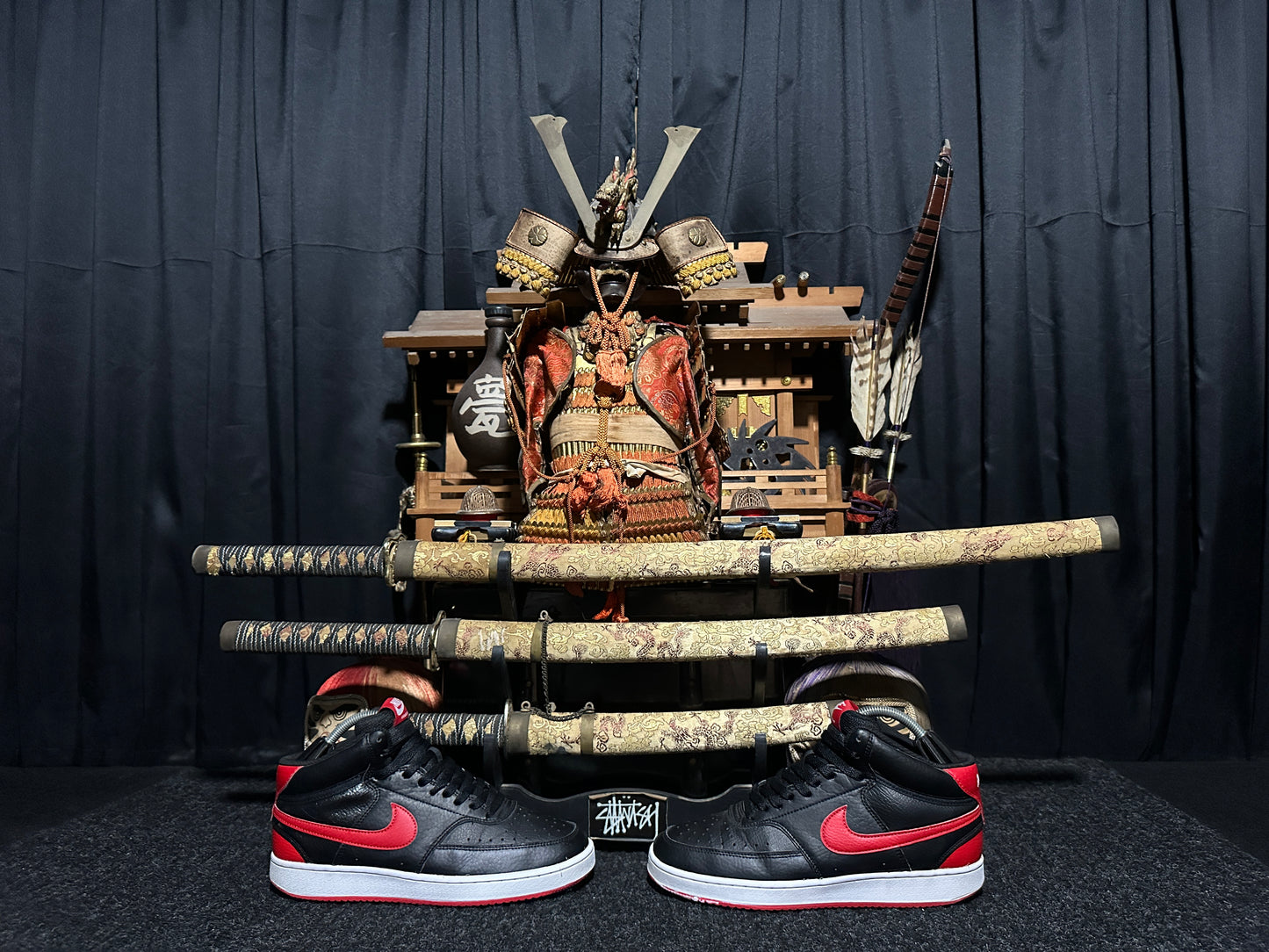 Nike Classic "COURT VISION" (BRED) "BLACK RED WHITE" Mid