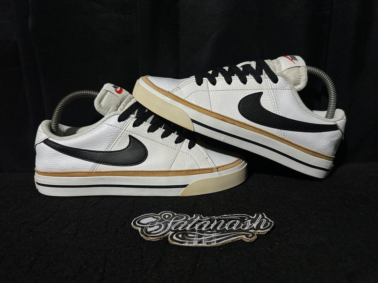 Nike Classic "COURT LEGACY" (WHITE DESERT OCHRE BLACK) Low