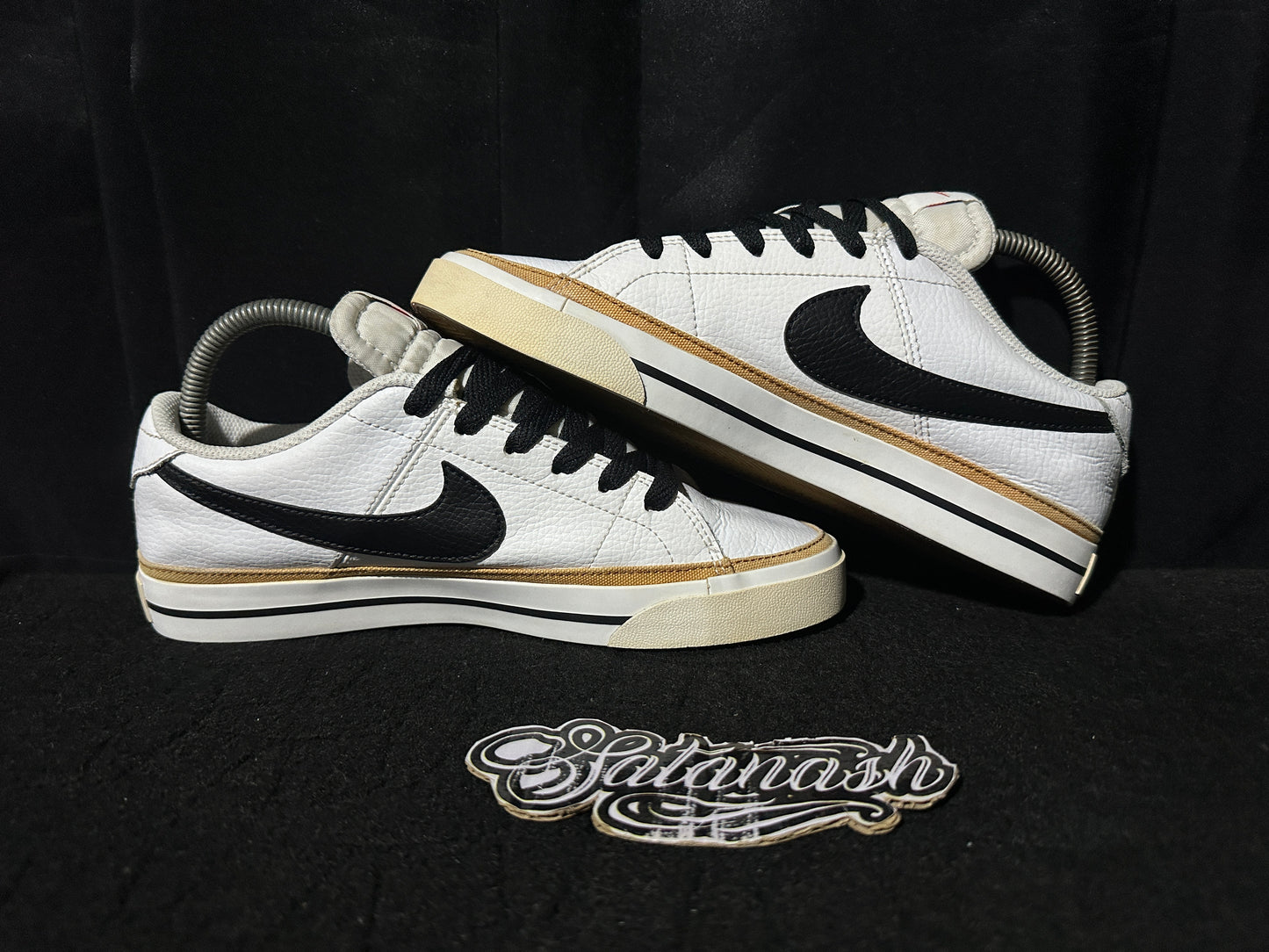 Nike Classic "COURT LEGACY" (WHITE DESERT OCHRE BLACK) Low